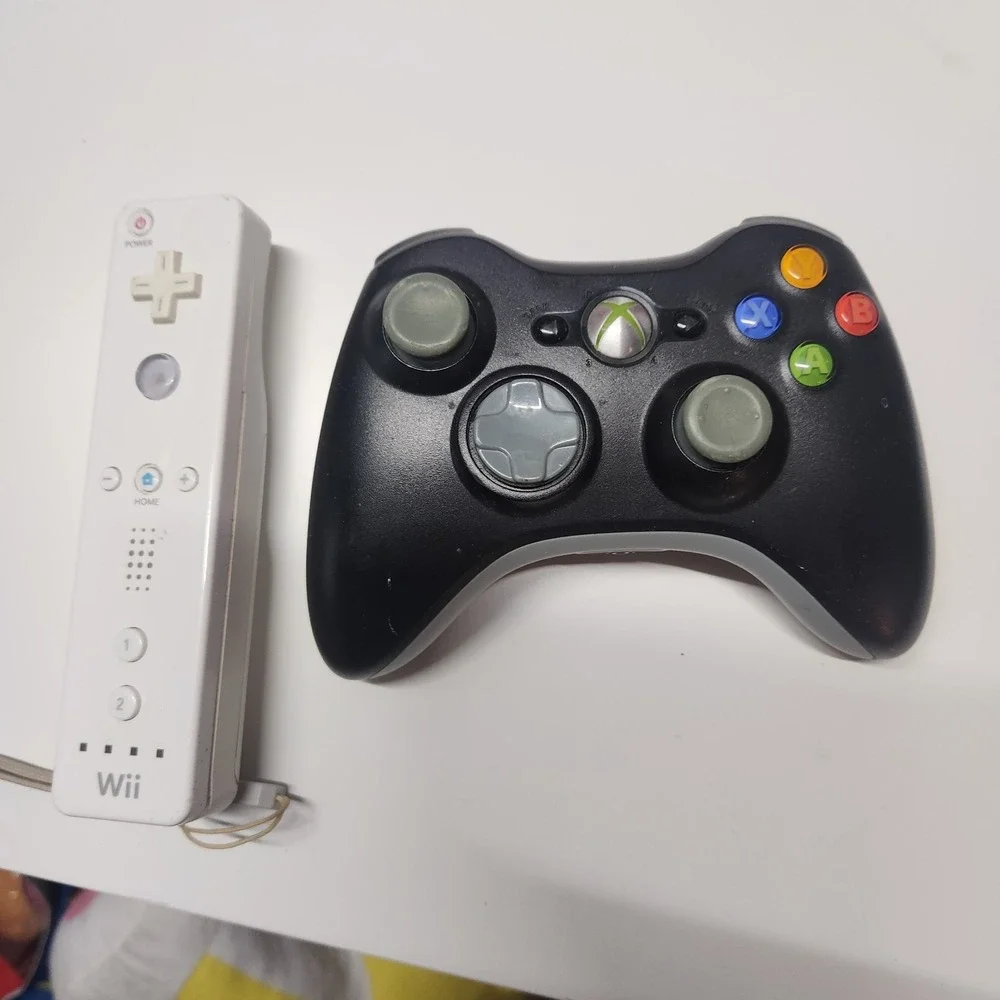 Xbox 360 Wireless Controller OEM  Wii Controller *PARTS ONLY*